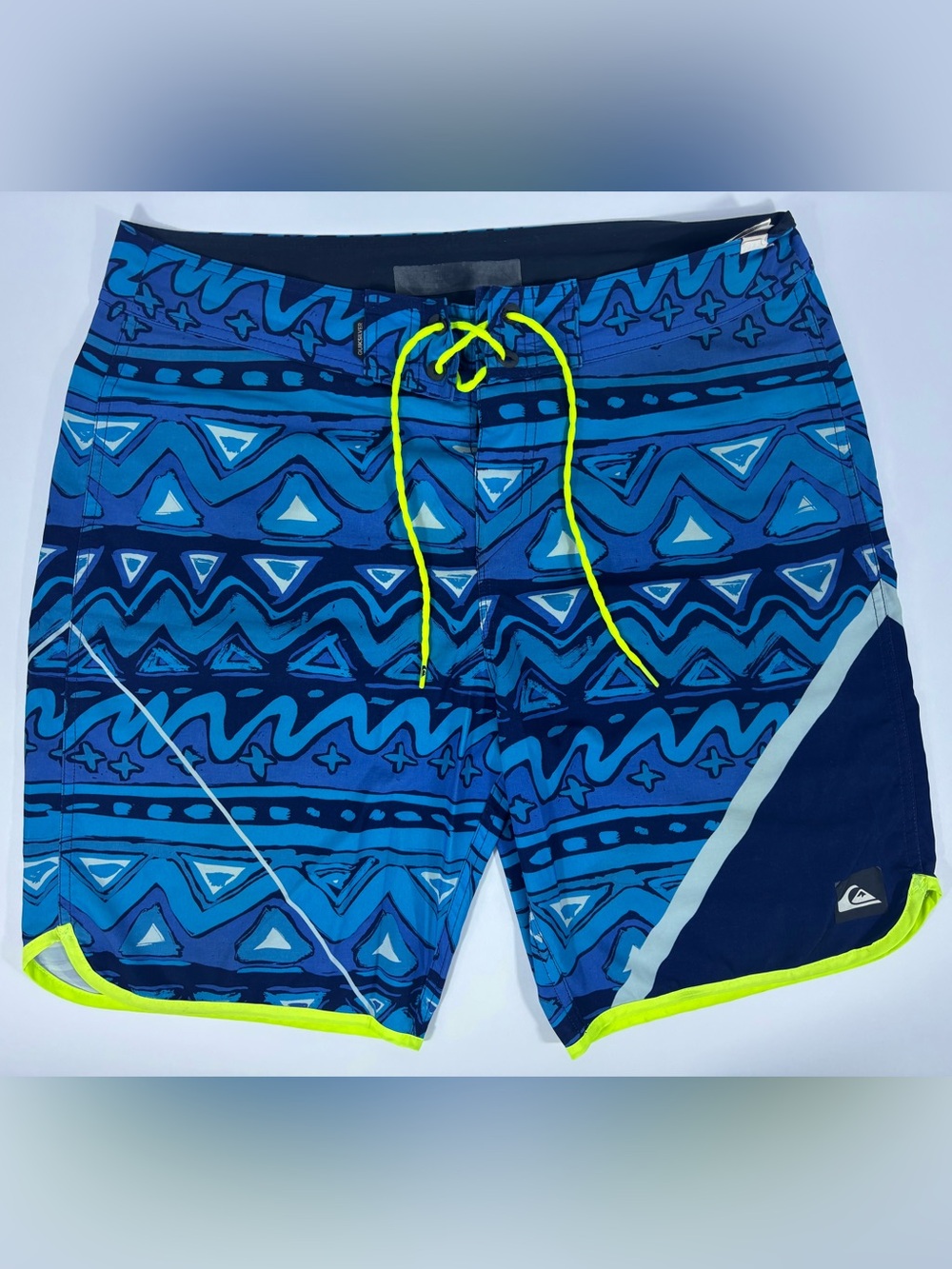 Quiksilver AG47 Board Shorts Men’s 34 Blue Tribal Surf Swim Trunks 9” Inseam